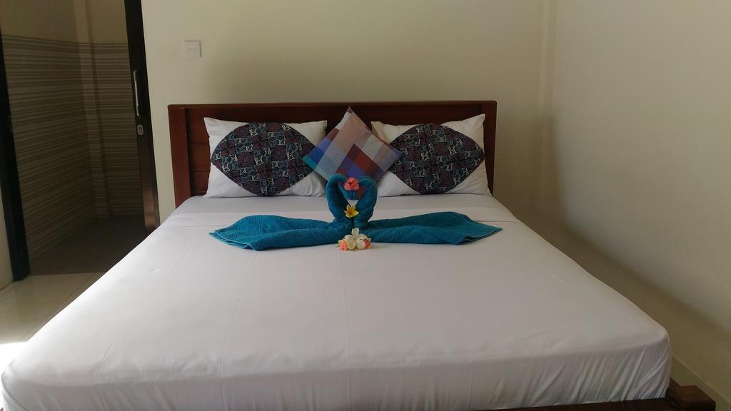 Santa Fe Homestay & Warong Amed  Ngoại thất bức ảnh